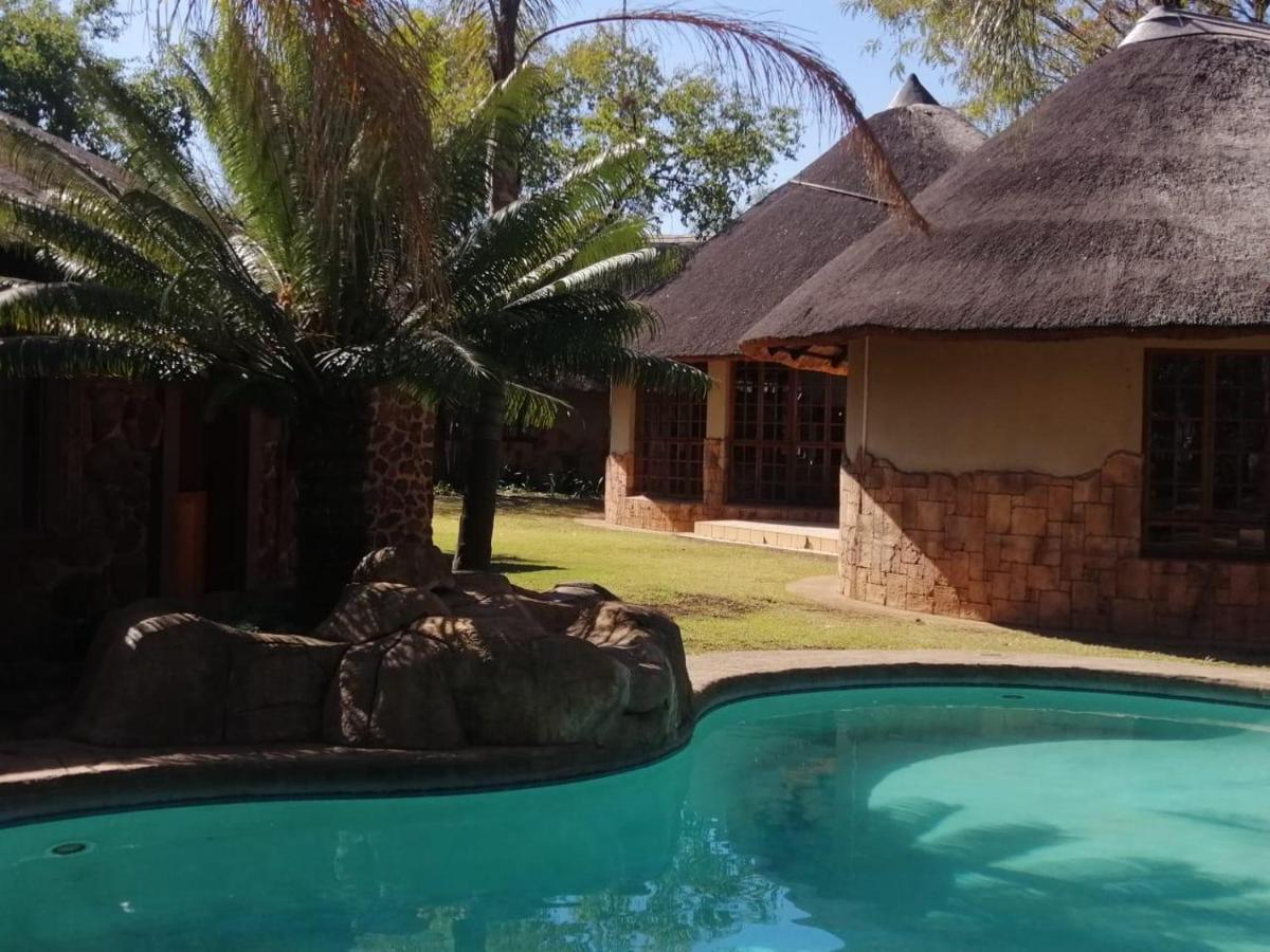 63 On Nyala, Lodge Venue & Conference Pyramid Bagian luar foto